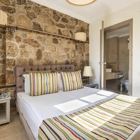 Glamorous Flat With Jacuzzi Near Hadrians Gate בית נופש *